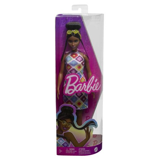 Barbie - Muñeca Barbie Fashionista afroamericana con vestido crochet y accesorios ㅤ