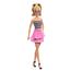 Barbie - Boneca Barbie Fashionista com top de riscas e saia rosa ㅤ