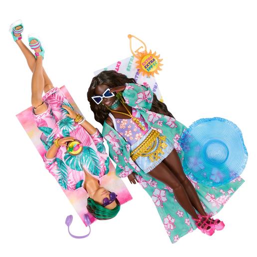Barbie - Muñeca articulada con conjunto de moda y accesorios de viaje ㅤ