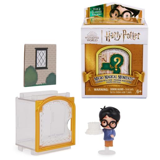 Harry Potter - Figurinha coleccionável Magical Moments com vitrina. (Vários modelos) ㅤ